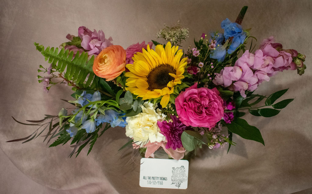 Floral arrangement by All The Pretty Things — piece 38